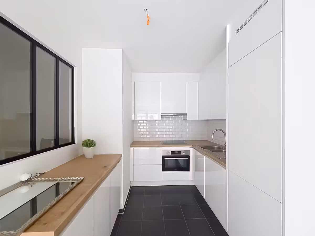 Gerenoveerd appartement met twee slaapkamers en terras - 3