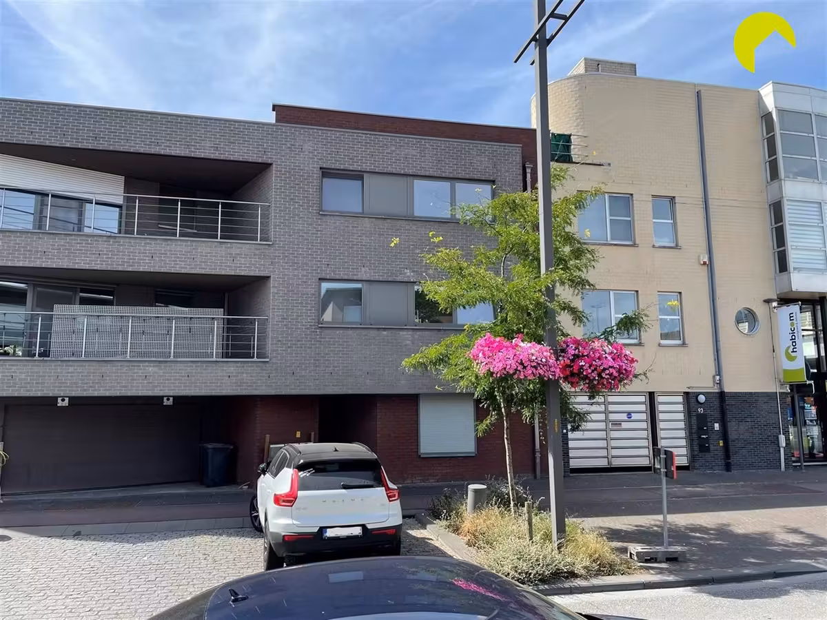 Zonnig appartement met terras op centrale ligging - 2