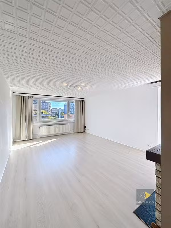 Twee-slaapkamerappartement met balkon in Evere - 1