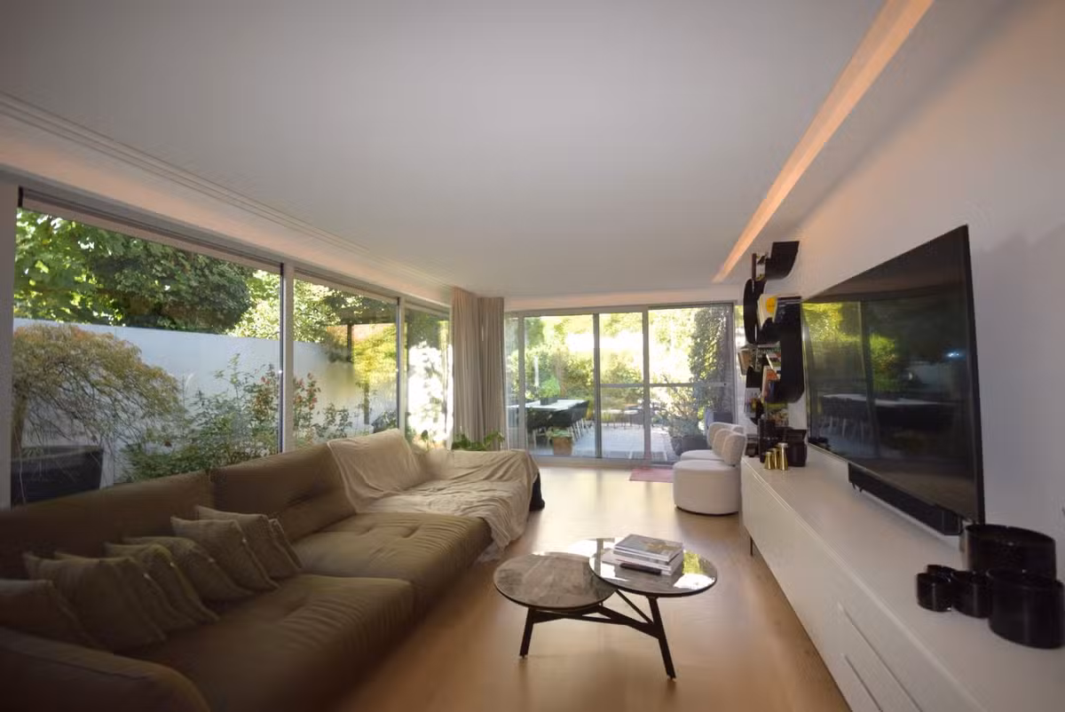 Maison en rangée rénovée avec jardin urbain - 8
