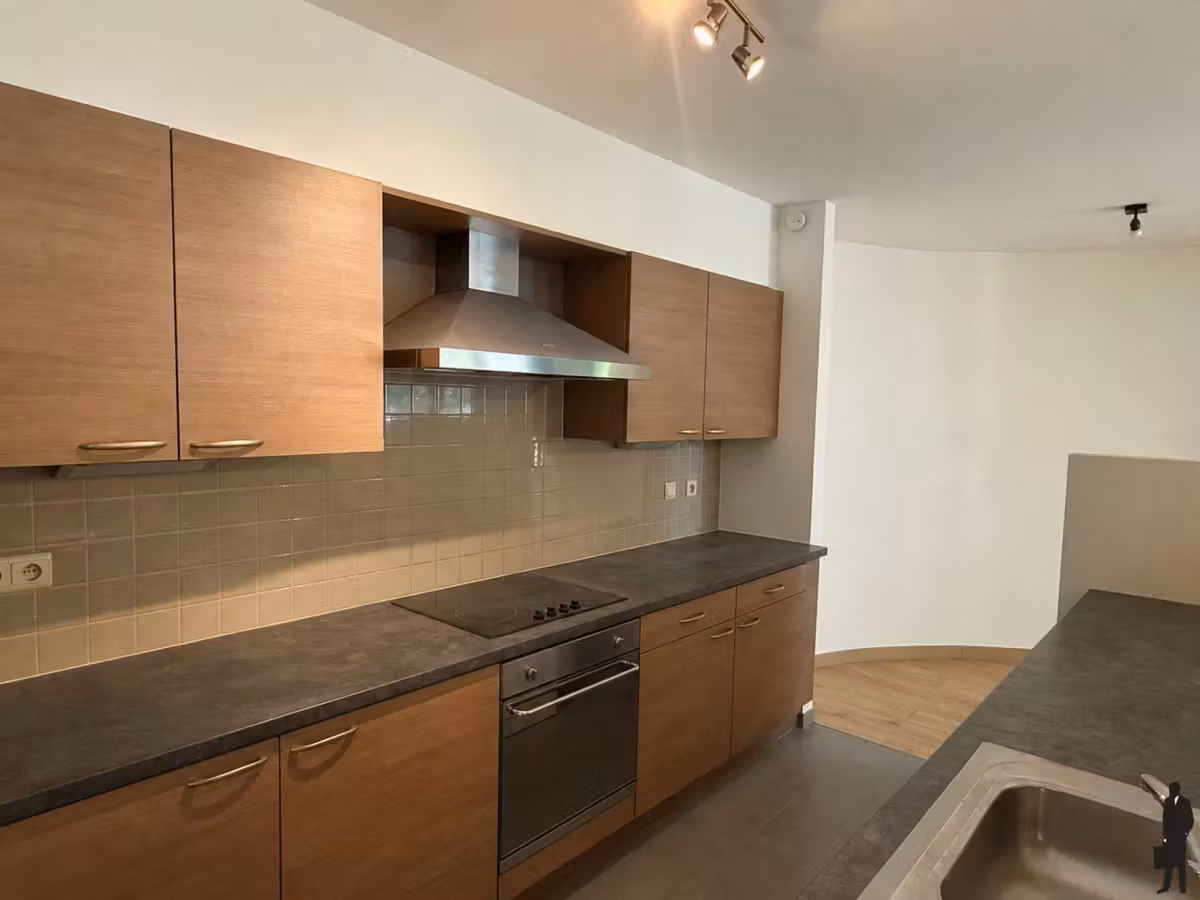 Instapklaar en lichtrijk 3-slaapkamer appartement met terras - 2