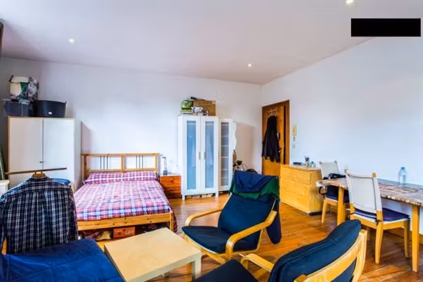 Mooi ongemeubileerd appartement met balkon - 9