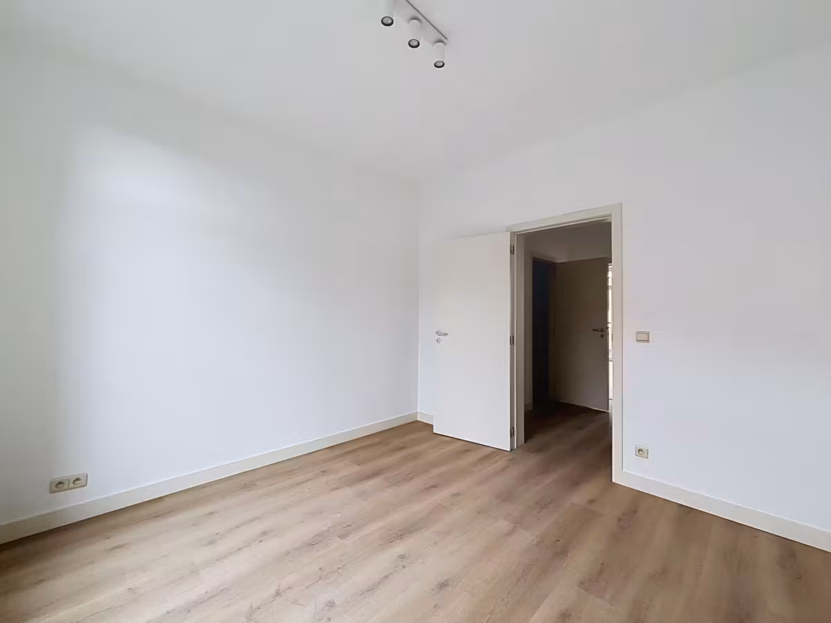 Schaerbeek: Apartment with 2 bedrooms 100m² + balconies - 12