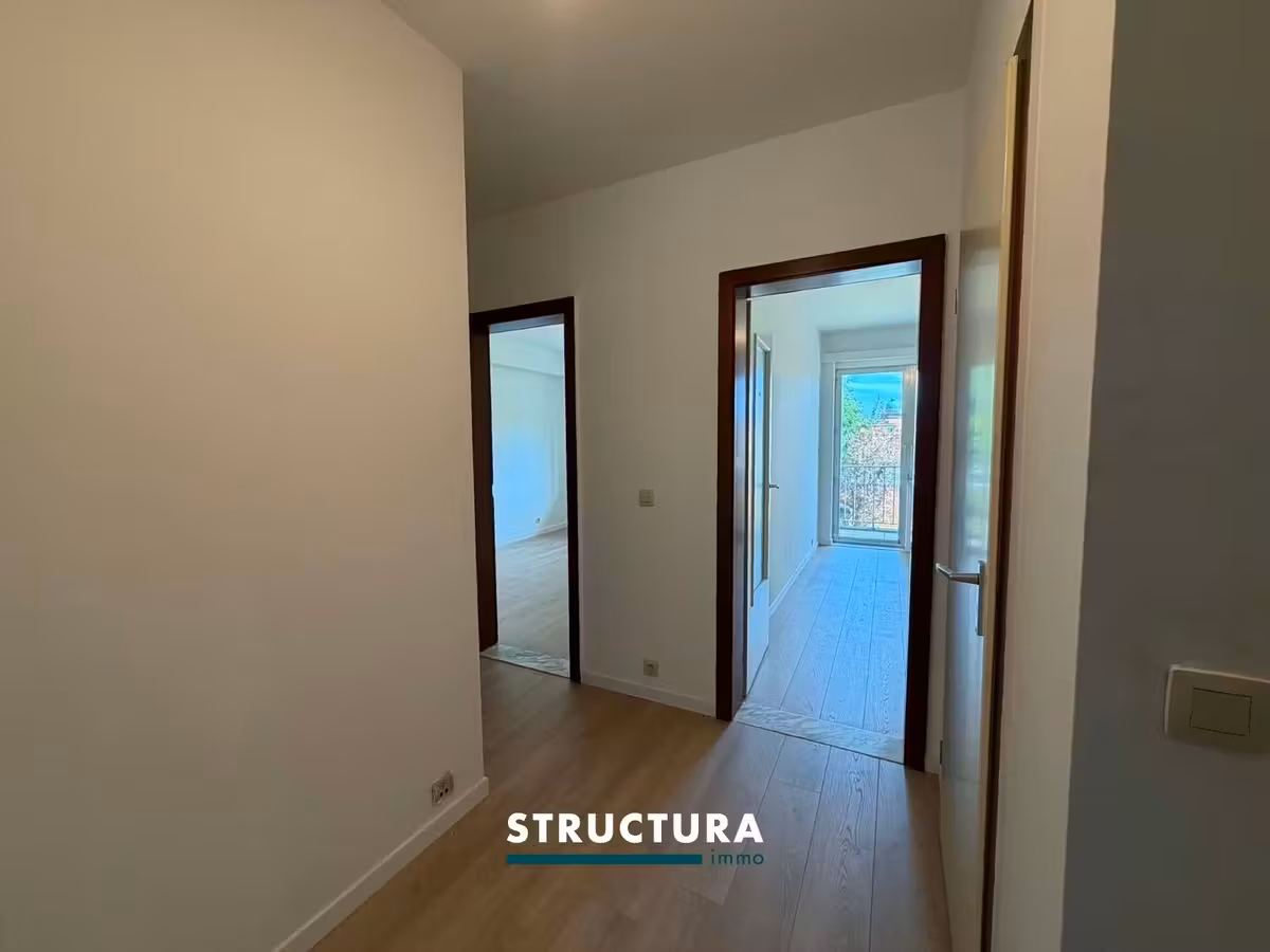 Renovated apartment with 2 bedrooms - 12