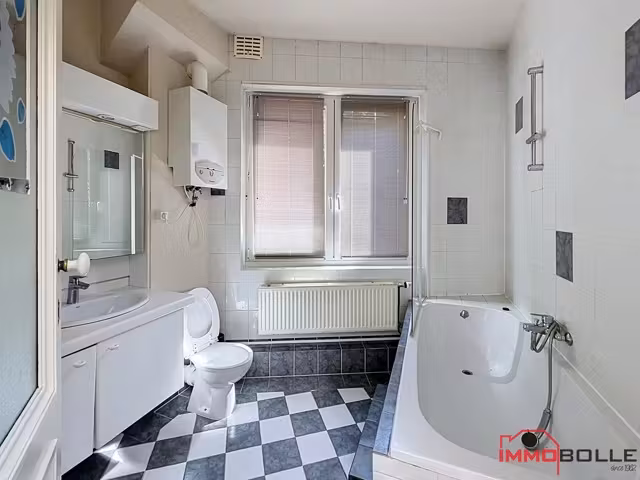 Semi-furnished triplex in Etterbeek with garden - 8