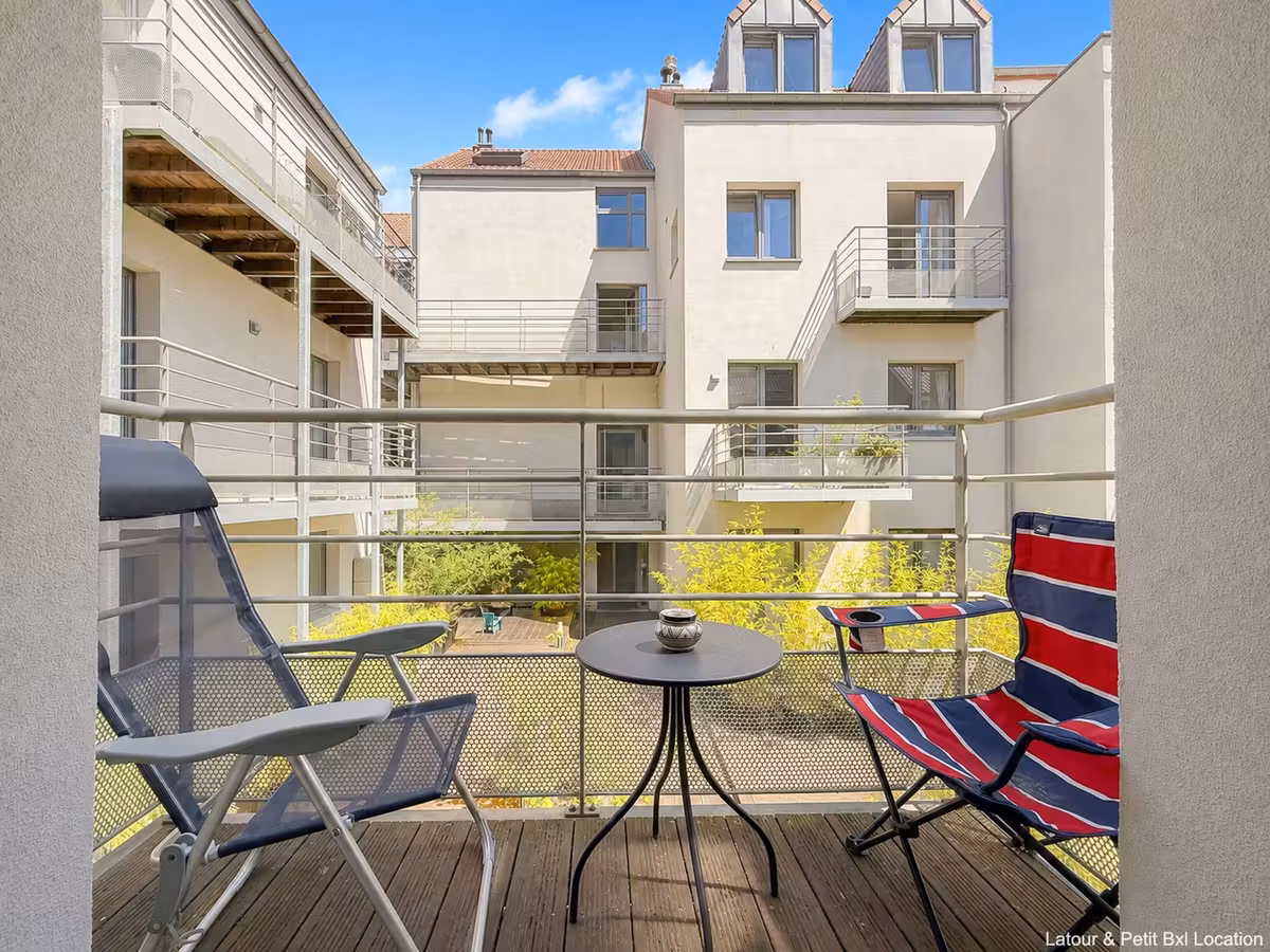 3-bedroom apartment with terrace and parking in Ixelles - 10