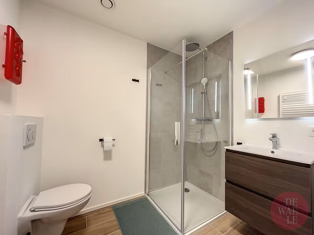 Gemeubelde studio met terras in Canal Wharf - 10