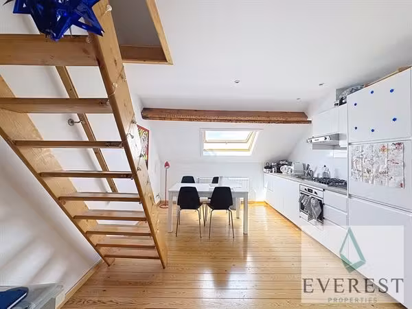 Mooi ongemeubileerd appartement met balkon - 12
