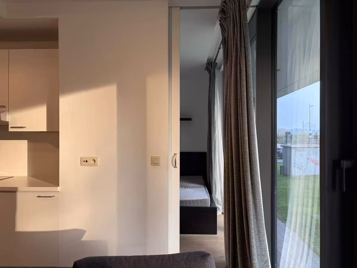 Gemeubelde studio in Nieuw Zuid - 10