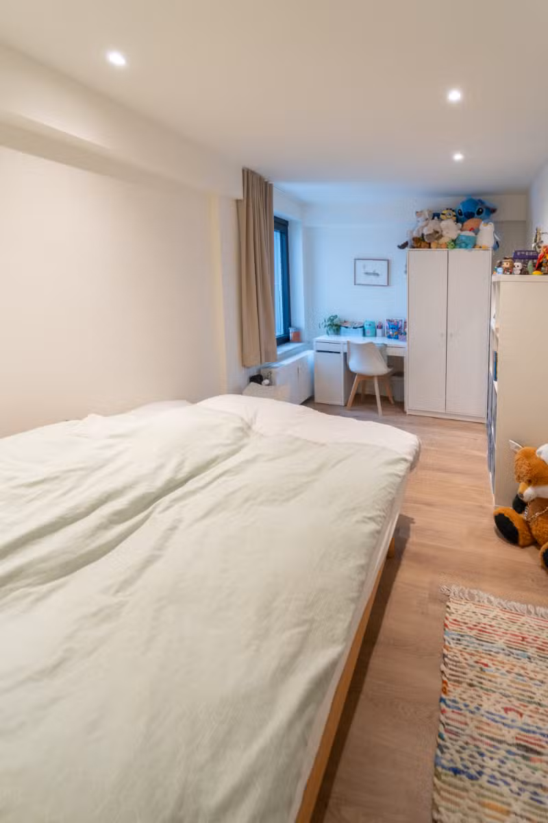 Grand appartement de 3 chambres à coucher près de la Coupure - 4