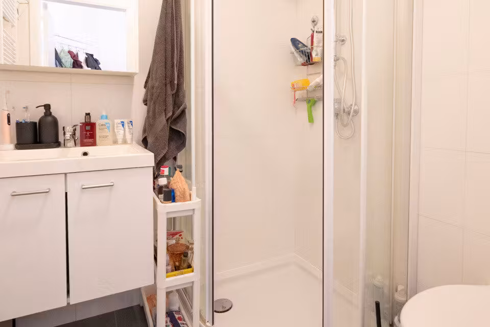 Two-bedroom apartment with balcony - 19