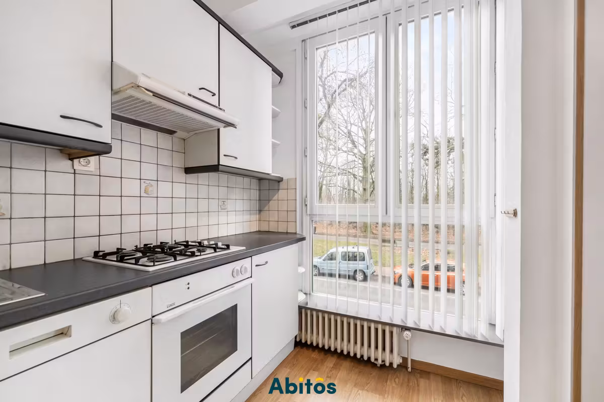 Twee slaapkamerappartement met garagebox - 10