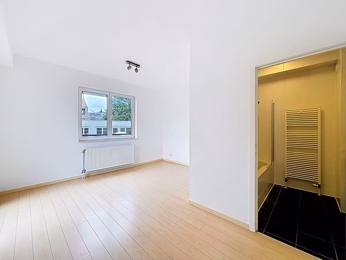 Gerenoveerd appartement met terras in Elsene - 9