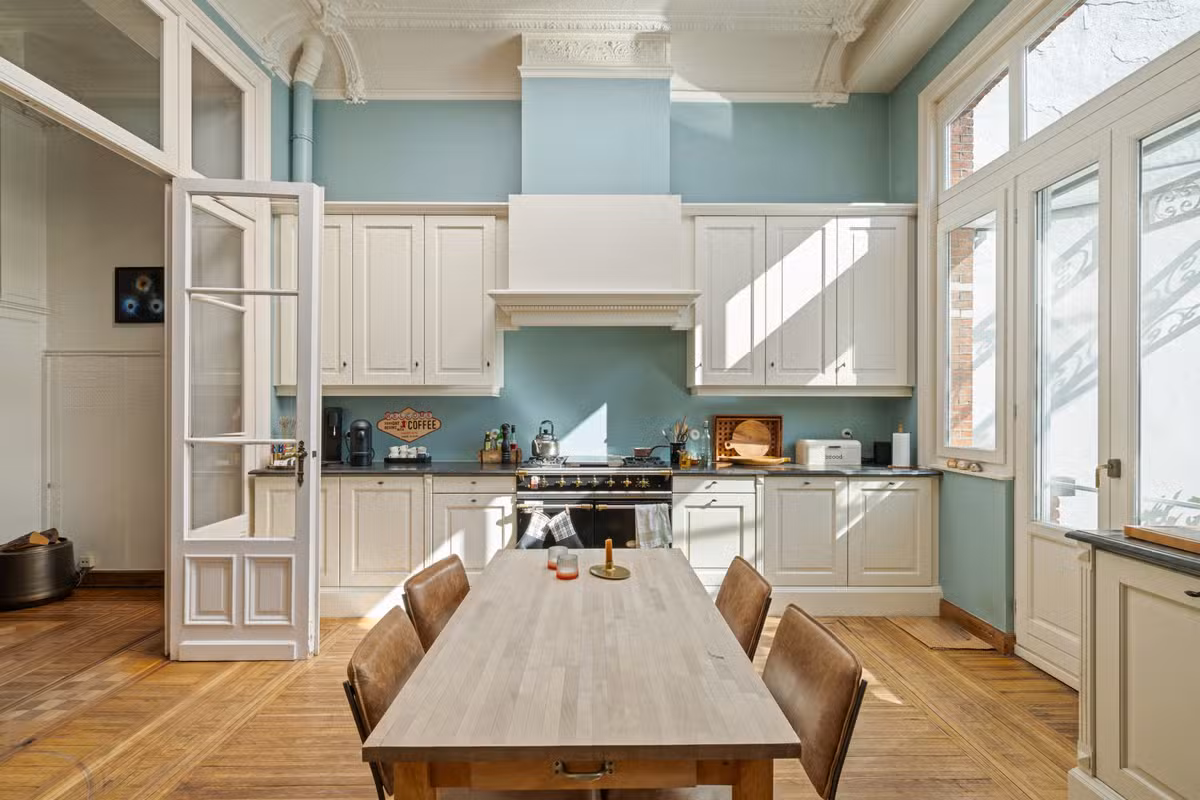 Maison charmante avec cinq chambres à coucher et jardin - 3