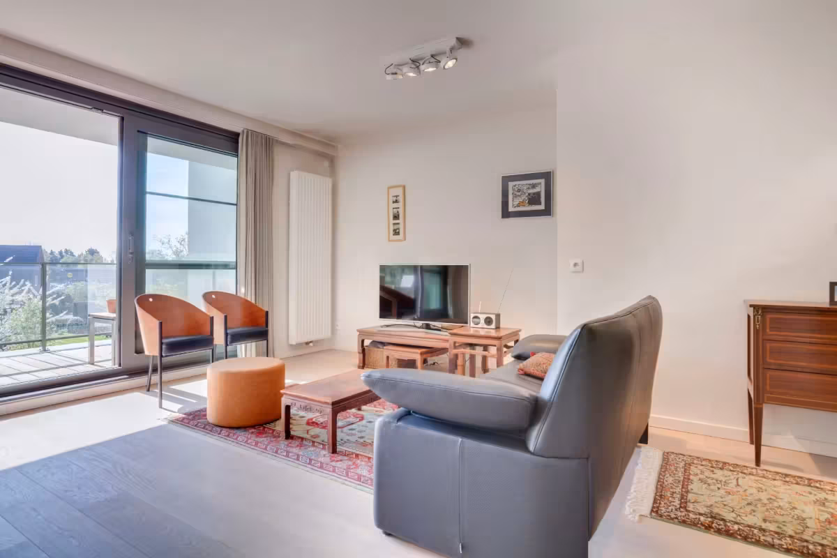 Move-in ready modern apartment with terrace and underground parking - 9