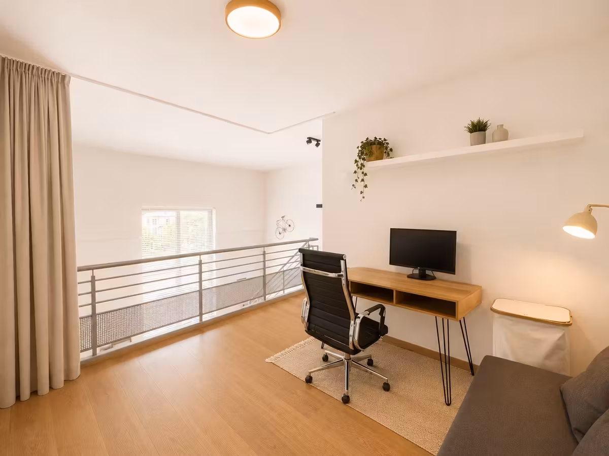 Beautiful furnished 2-bedroom apartment in a former fire station - 10