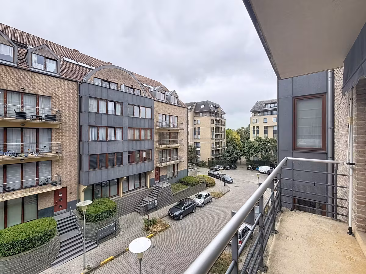 Gerenoveerd appartement met twee slaapkamers en terras - 2