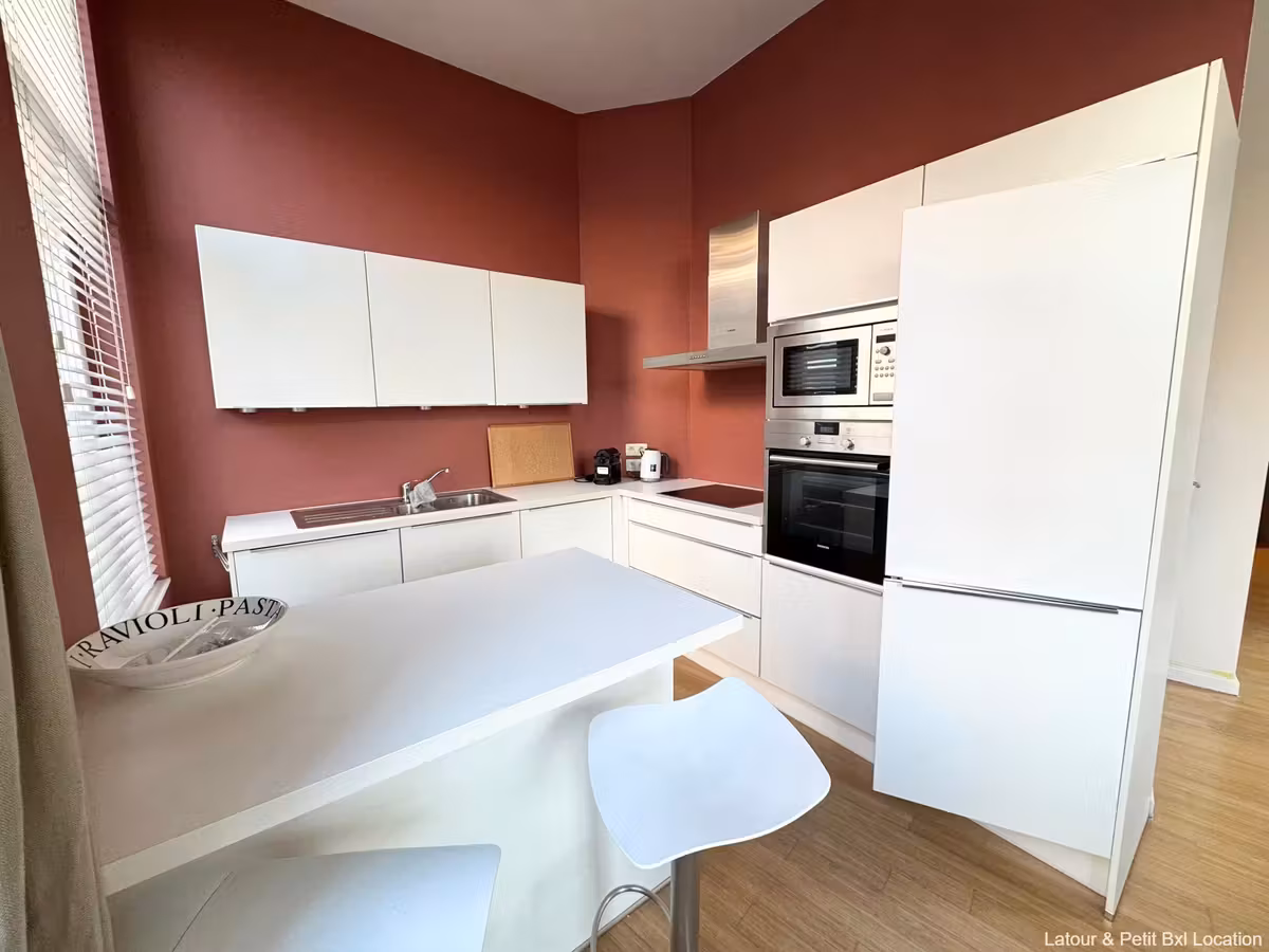 Gemeubileerd appartement met balkon in Woluwe-Saint-Pierre - 2