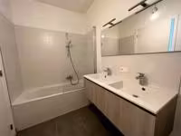 Ruim appartement in Evere met tuin - 11