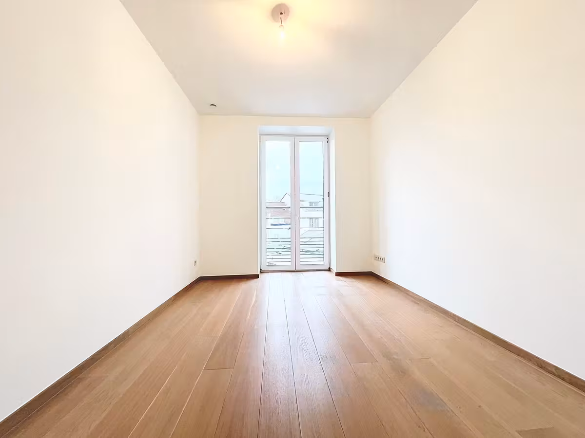 Bright 3-bedroom apartment with terrace - 10