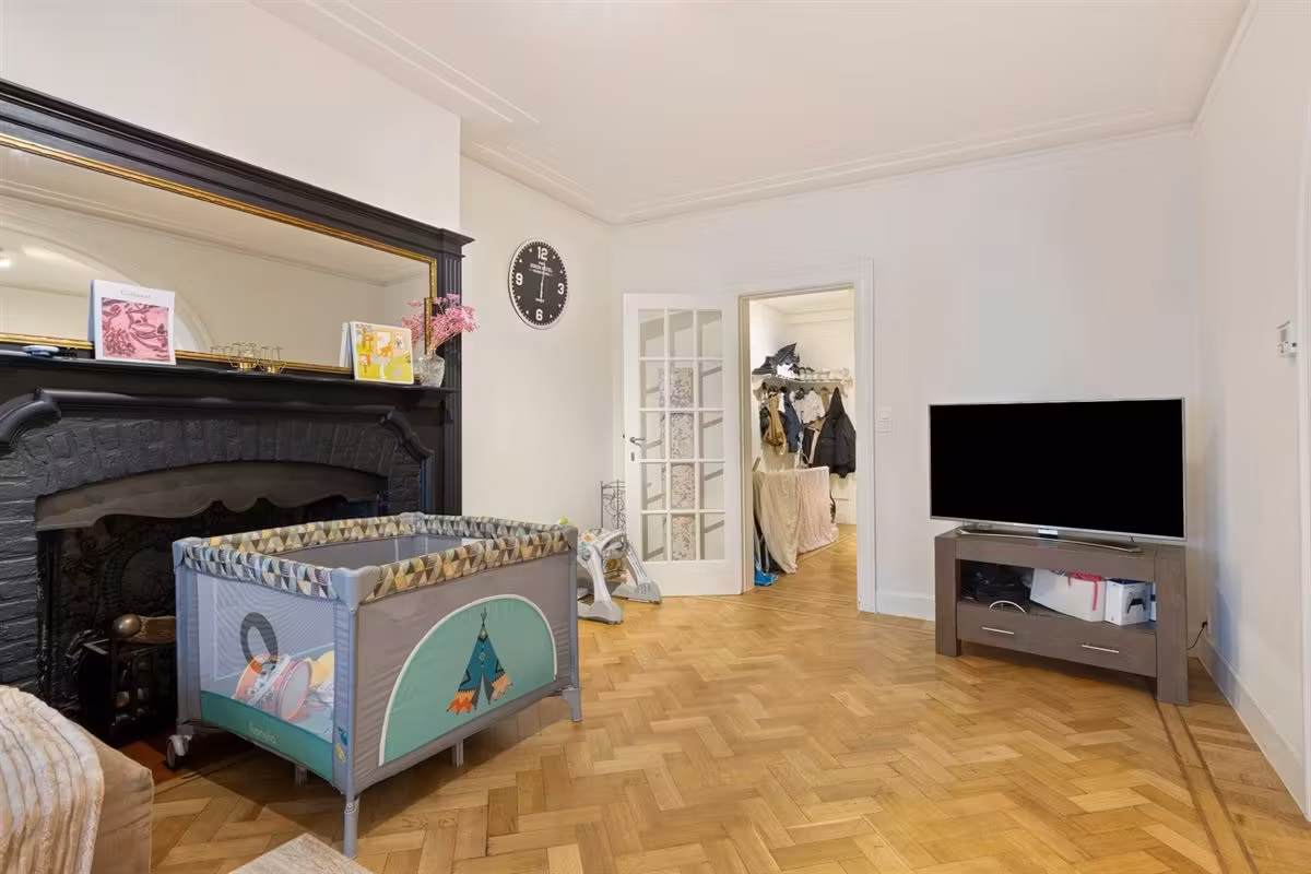 Charmant 2-slaapkamerappartement in prachtige art-deco woning - 7