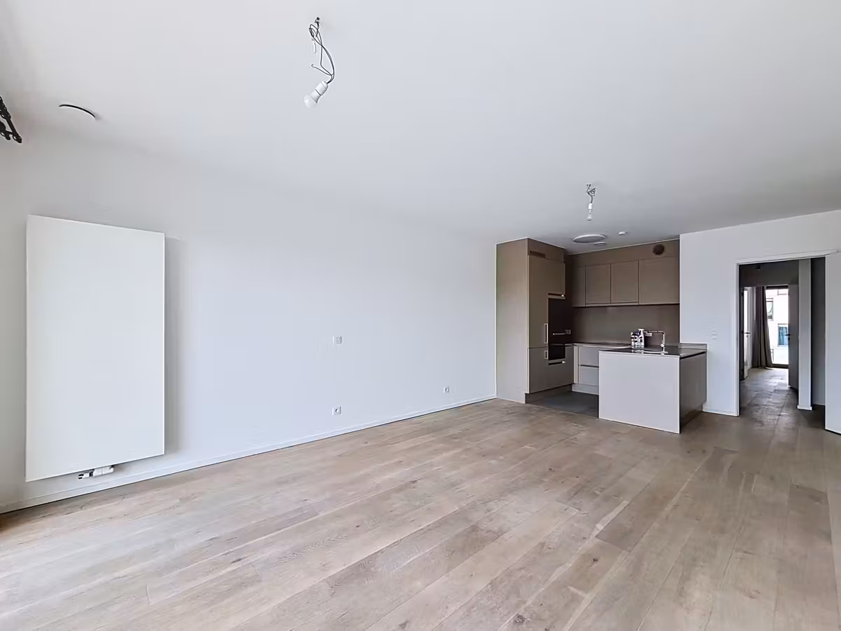 Mooi 2 slaapkamer appartement + parking - 9