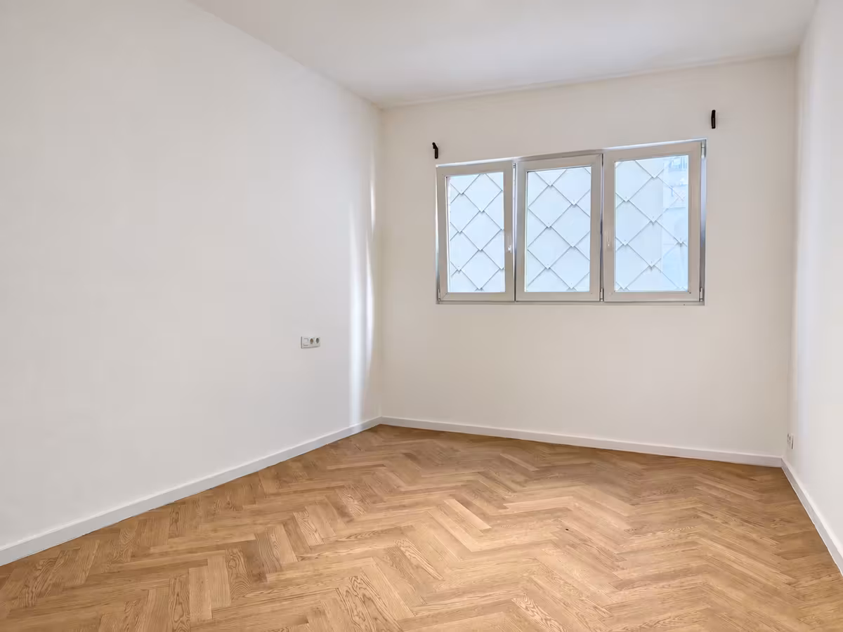Renovated 2-bedroom apartment with terrace - 7