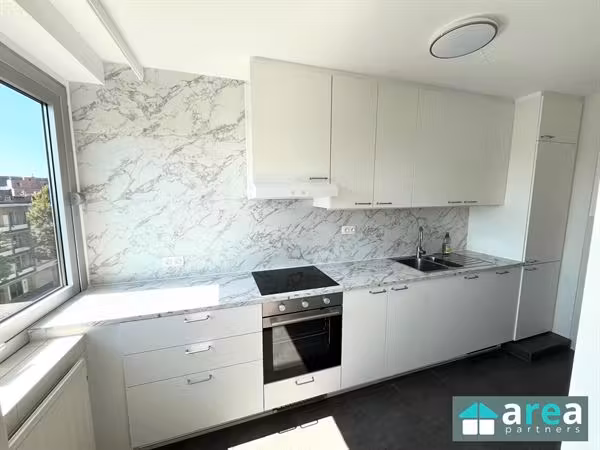 Instapklaar appartement met 2 slaapkamers, terras en garage - 3