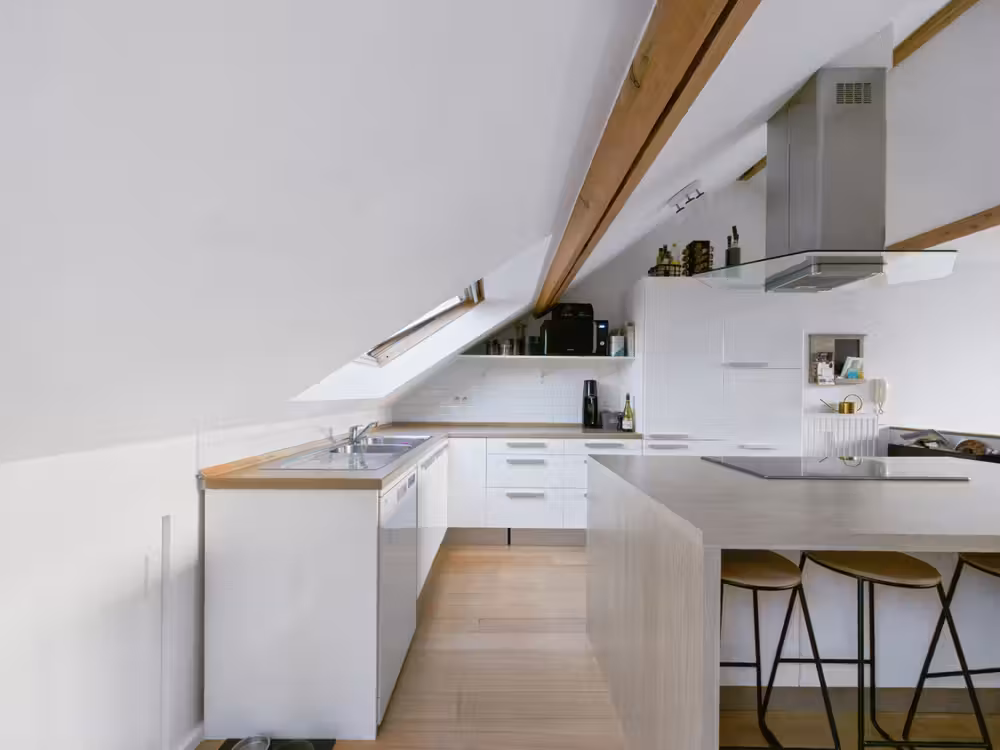 Licht gemeubileerd duplexappartement met 2 slaapkamers en balkon - 11