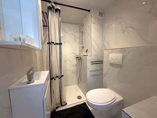 Lumineux studio entièrement rénové au Châtelain - 5