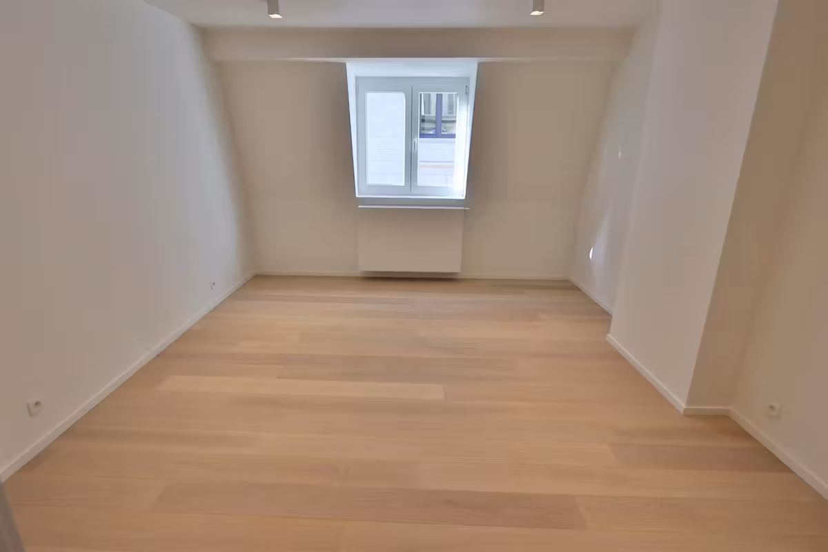 Ruime triplex flat in de Troonwijk - 9
