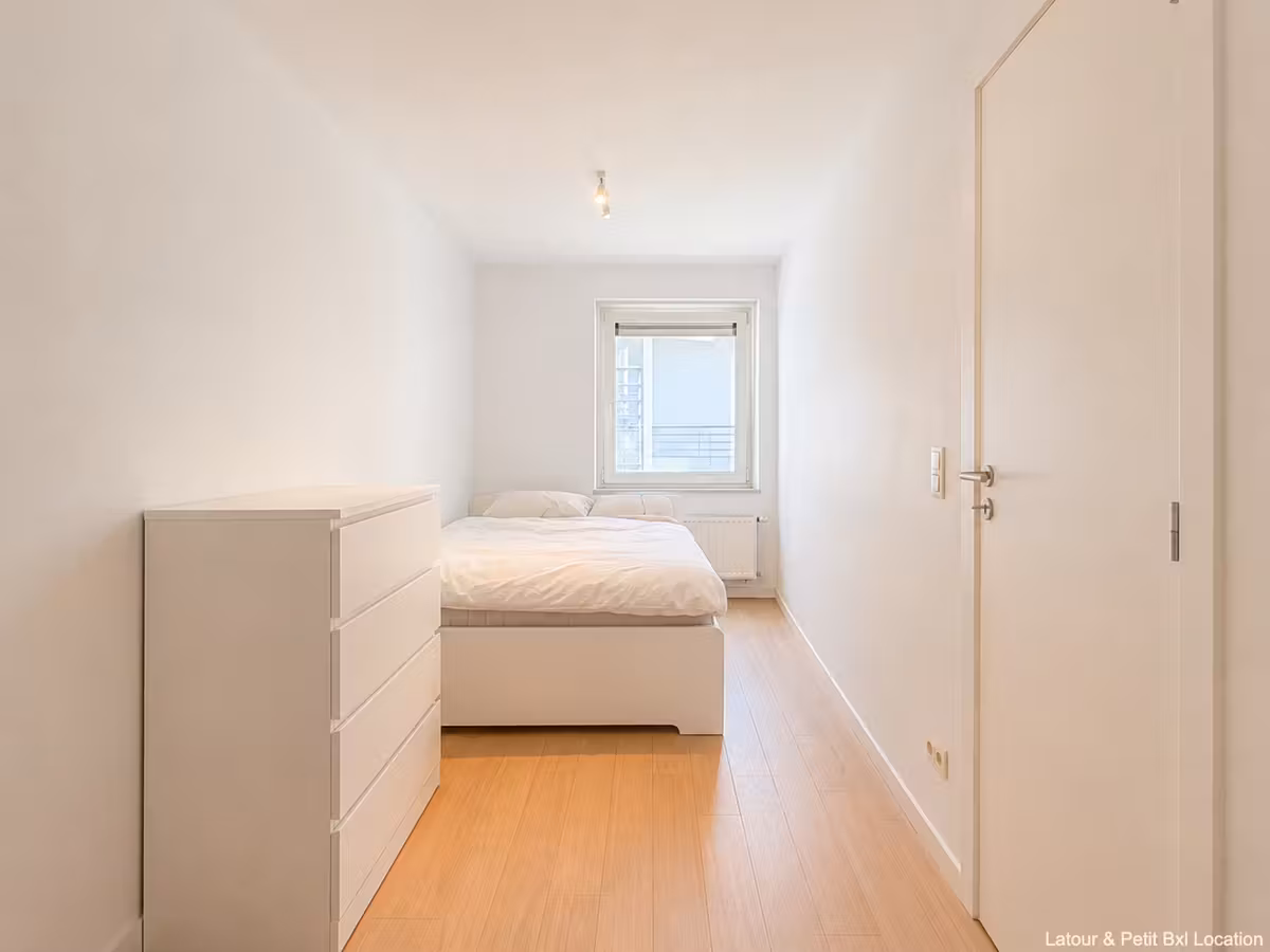 3-bedroom apartment with terrace and parking in Ixelles - 4