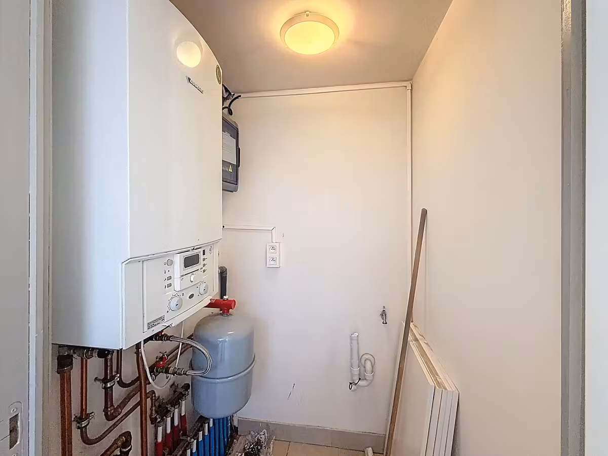 Ruime en vernieuwde gezinswoning met tuin nabij UZ Gent - 12