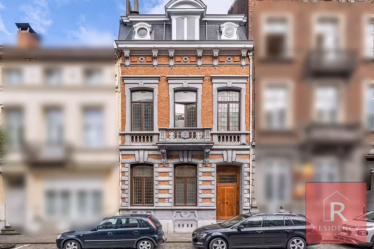 Prachtig herenhuis volledig gerenoveerd in Schaerbeek - 2