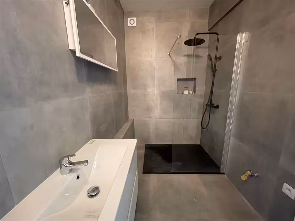 Gerenoveerd appartement met 2 slaapkamers en terras op top locatie - 6