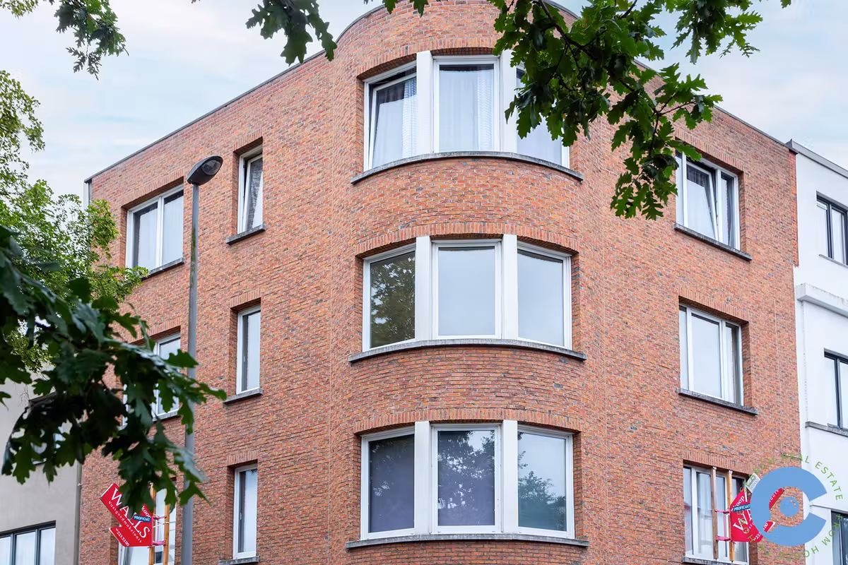 Lichtrijk hoekappartement met 2 slaapkamers in Wilrijk - 13
