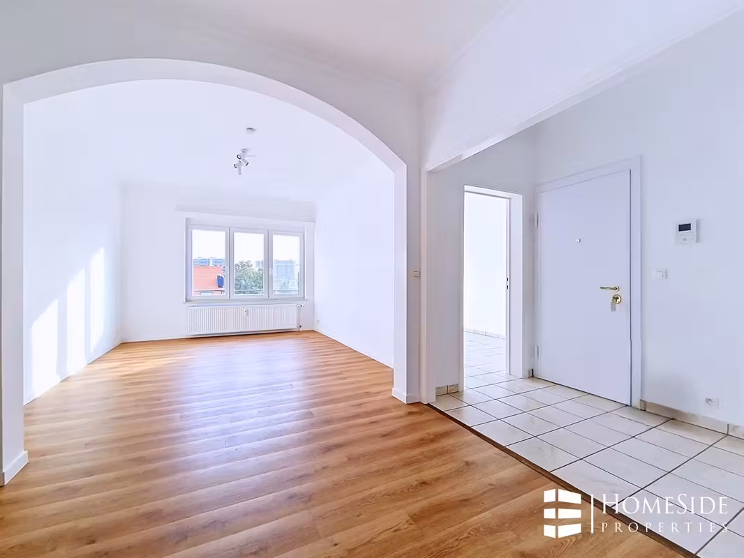 Appartement te huur in Laken - 5