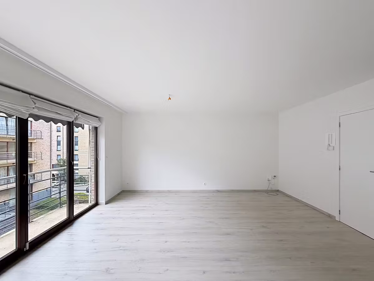 Gerenoveerd appartement met twee slaapkamers en terras - 8