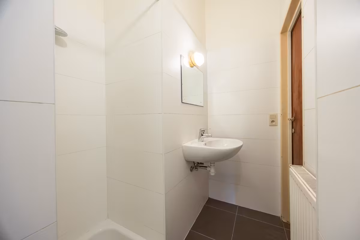 Spacious and bright apartment with 2 bedrooms - 6