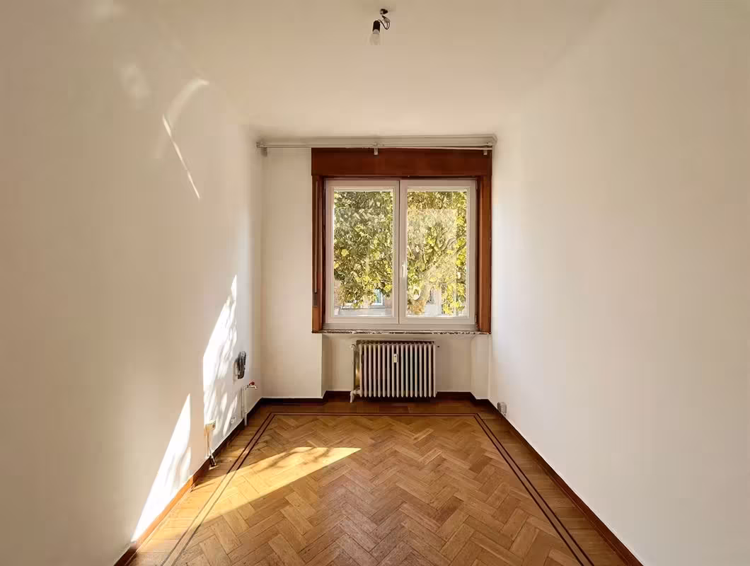 Three-bedroom apartment with loggia - 11
