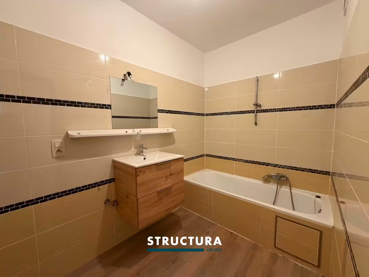 Renovated apartment with 2 bedrooms - 15