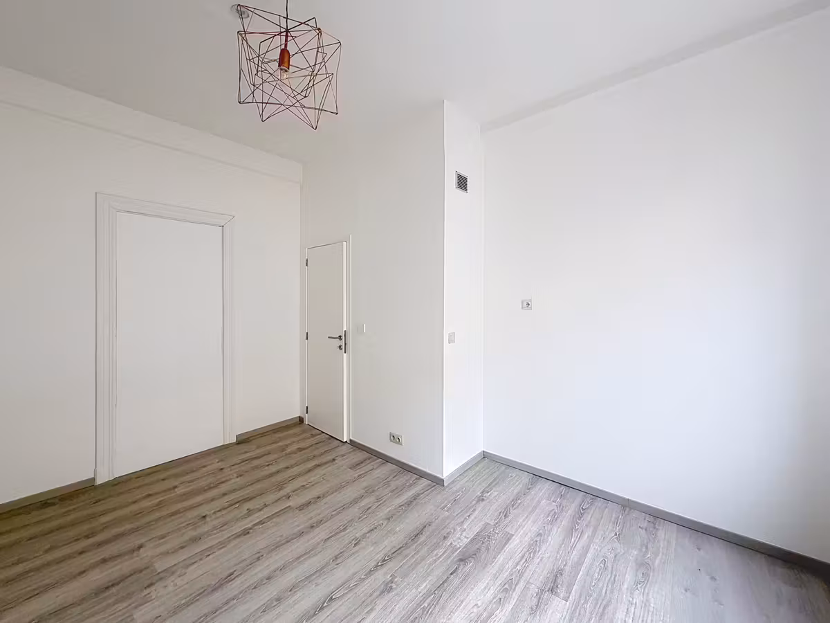 Three-bedroom duplex with home office - 9