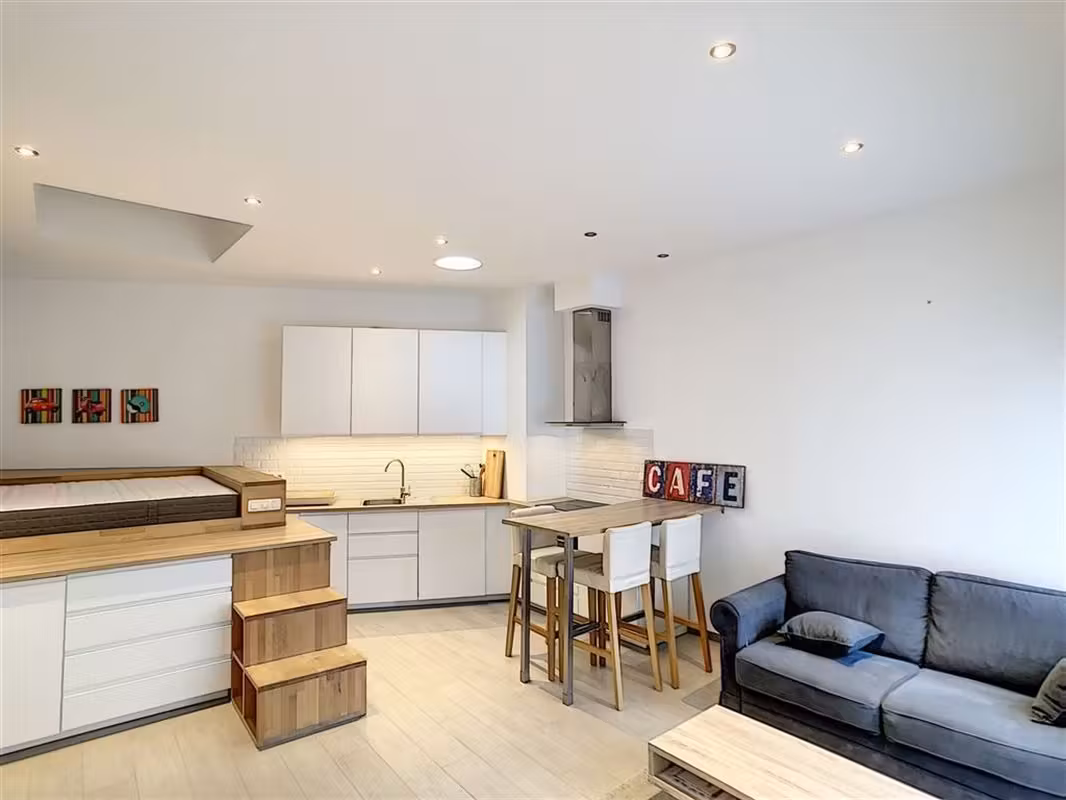 Fully renovated furnished studio in Woluwe-Saint-Pierre - 2