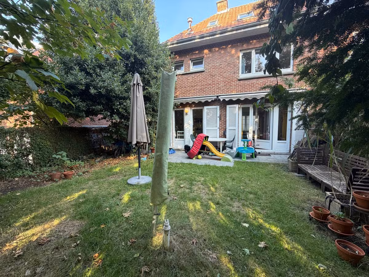 Huis met terras en tuin in Forest - 2