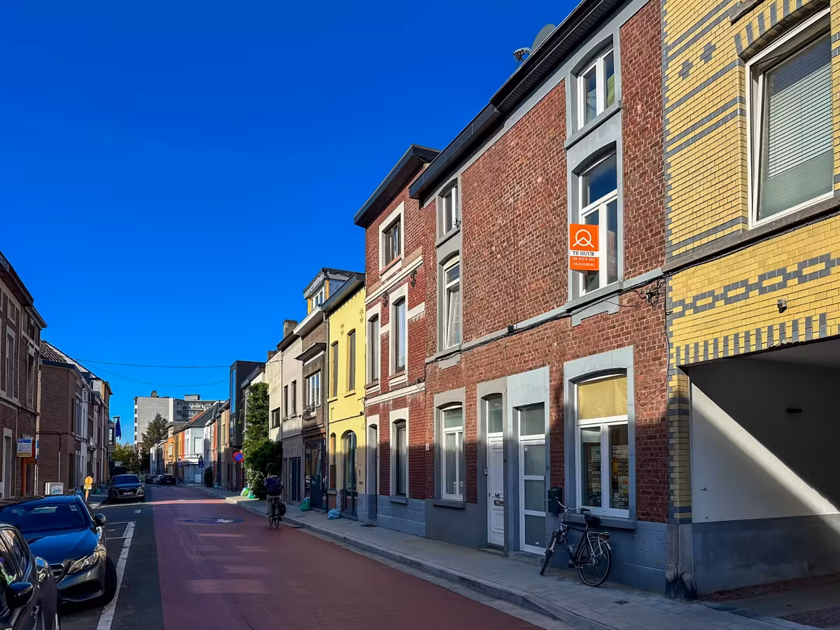 Rijhuisje met 3 slaapkamers en mezzanine in Gent