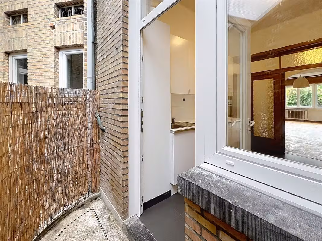 Three-bedroom apartment with loggia - 2