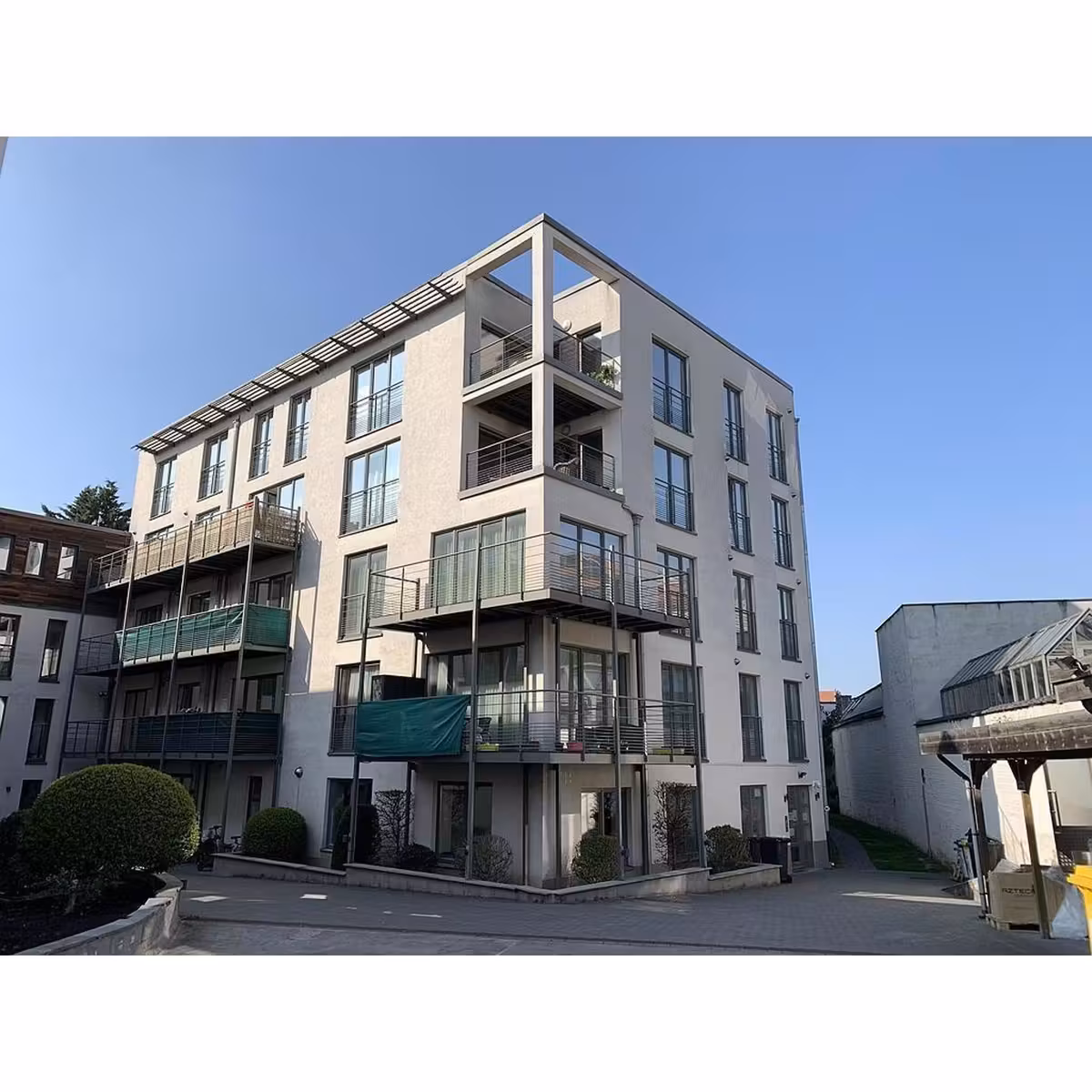 2-bedroom apartment with terrace in a quiet setting - 8