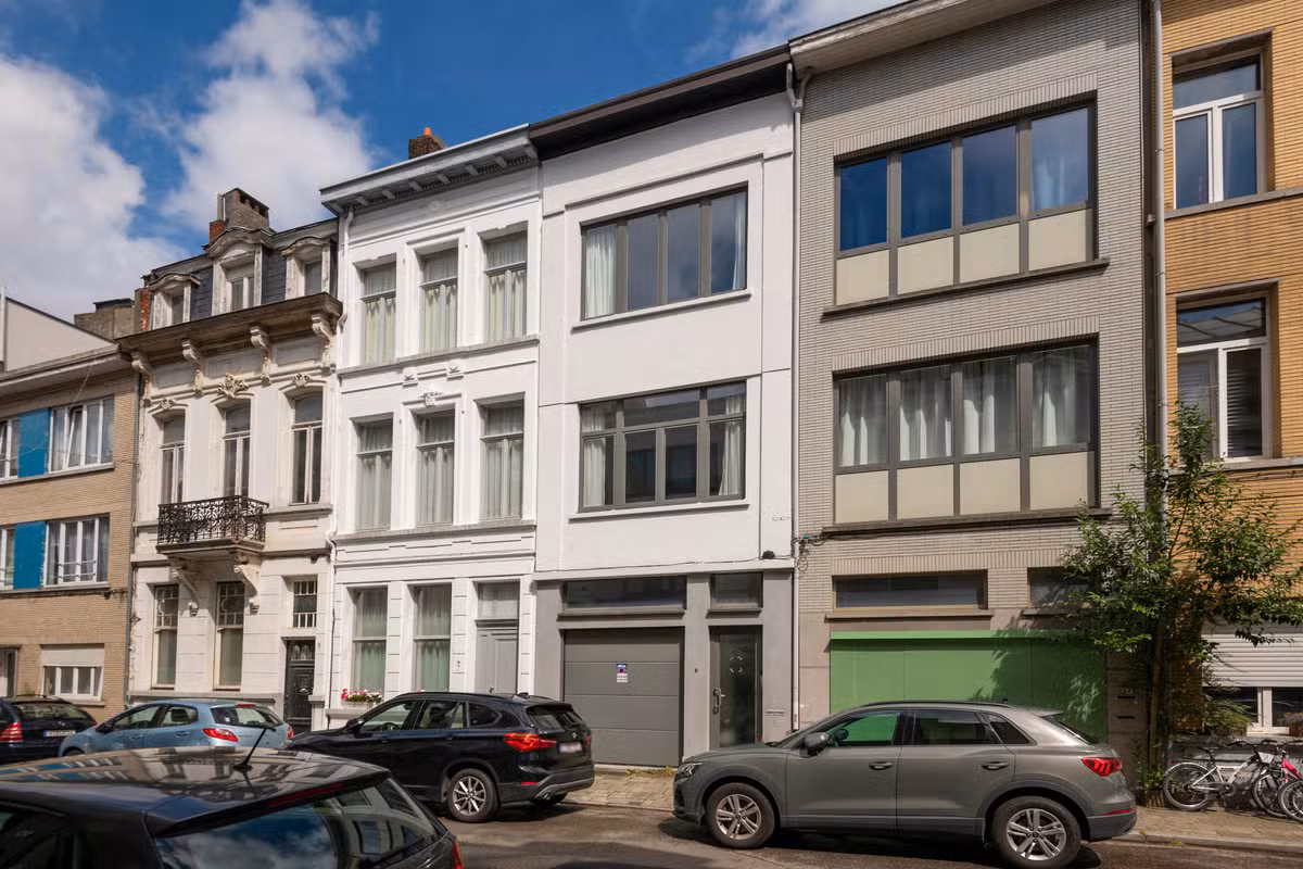 Maison charmante avec cinq chambres à coucher et jardin - 20