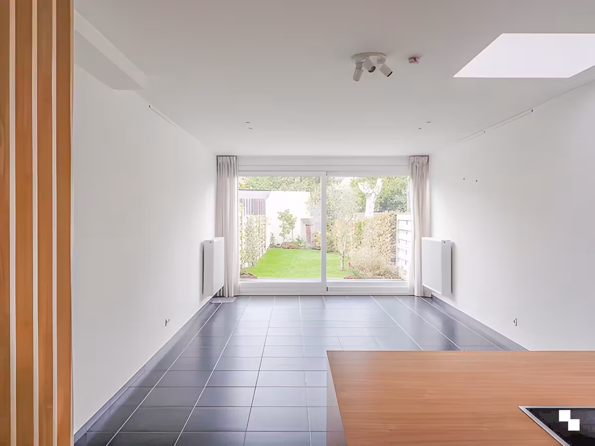Gerenoveerde rijwoning met 3 slaapkamers - 1