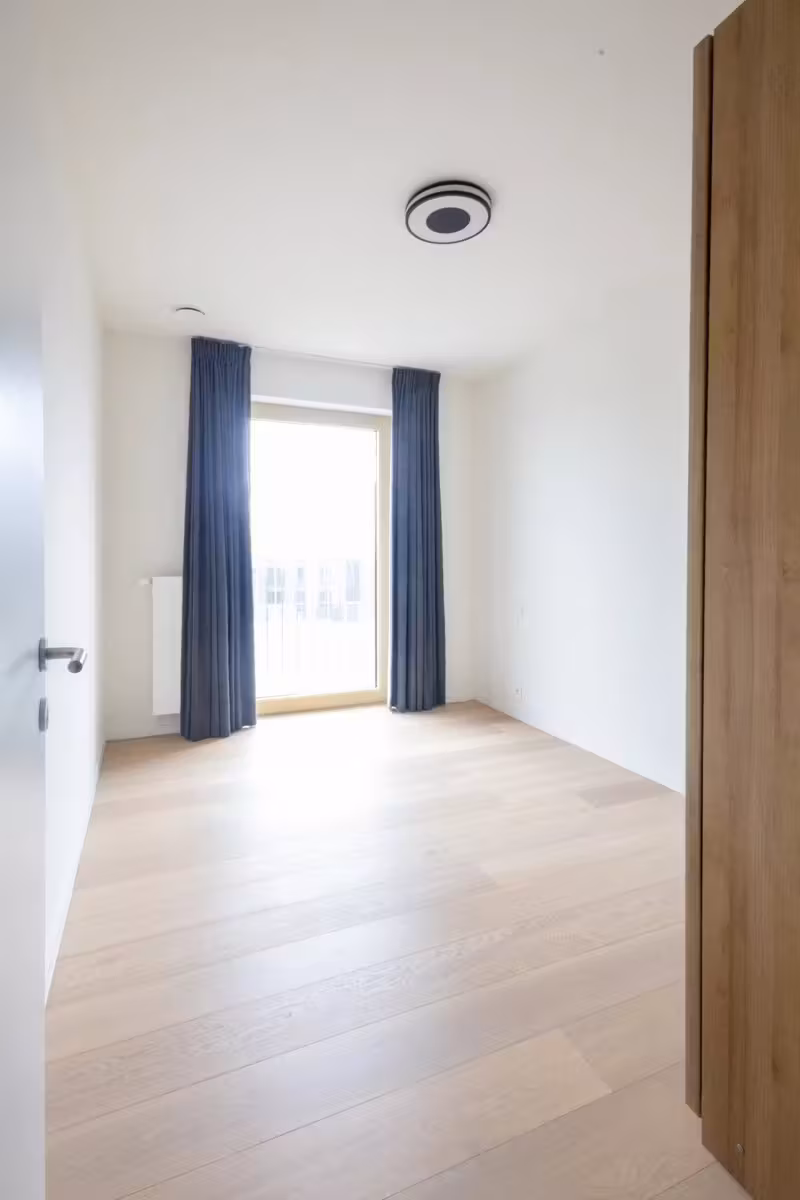 3-bedroom apartment with terrace in Tour & Taxi - 12